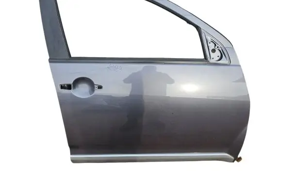 Mitsubishi Outlander Front door