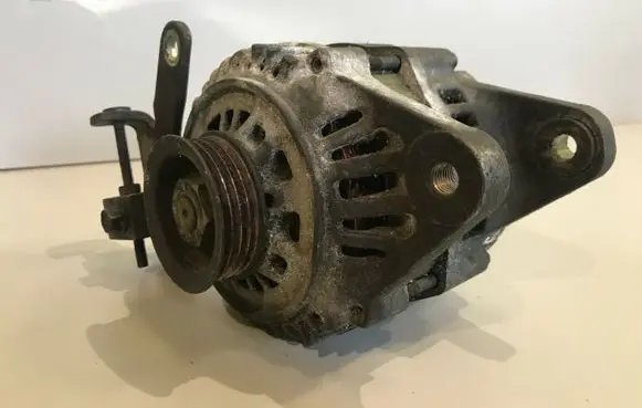 Mazda 121 Generator/alternator B3D118300 LR165709