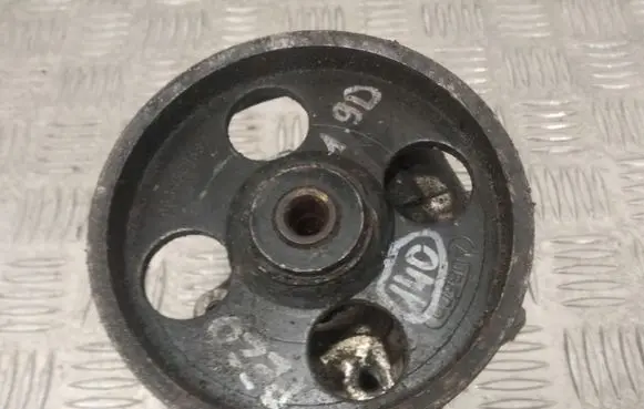 Peugeot 206 Power steering pump 9631923680