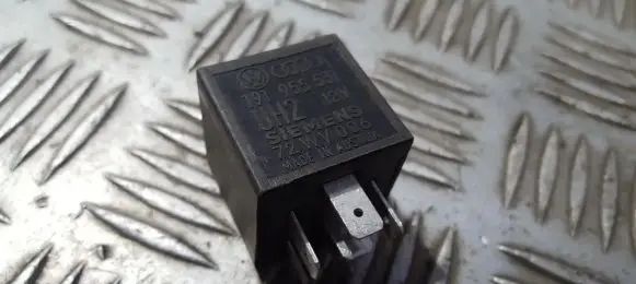 Volkswagen Golf III Other relay 191955531 72wv00619