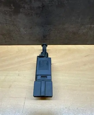 Volkswagen Golf IV Brake pedal sensor switch 927189D