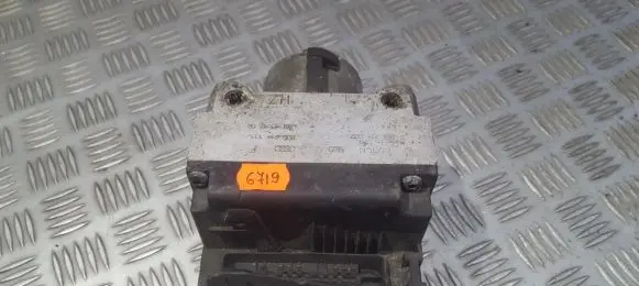 Audi A4 S4 B5 8D ABS Pump 0265214002 8D0614111