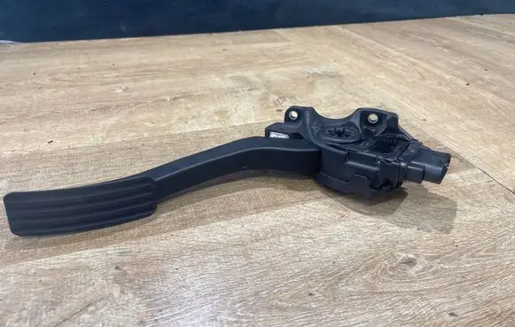 Land Rover Range Rover Sport L494 Accelerator throttle pedal CPLA9F836AA 25112013 6PV00969831