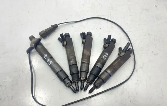 Audi A6 S6 C4 4A Fuel injectors set 046130202F 0461320201F