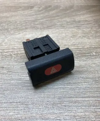 Opel Vectra B Hazard light switch 90565714