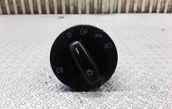 Volkswagen PASSAT B6 Light switch