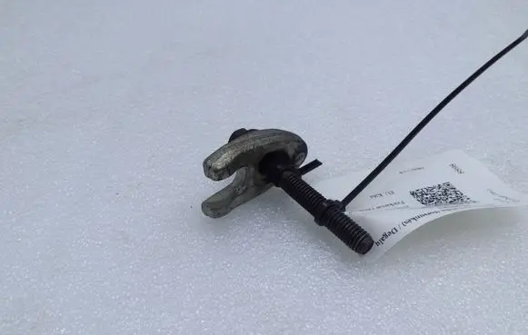 Nissan Qashqai Fuel Injector clamp holder