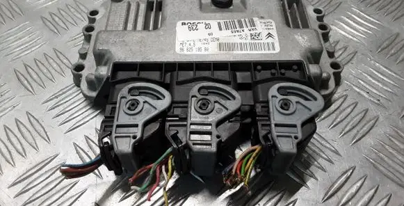 Peugeot 207 Engine control unit/module 9662519580