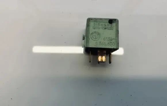 BMW 5 E34 Other relay 8366600