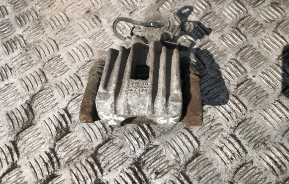 Volkswagen Jetta VI Rear brake caliper