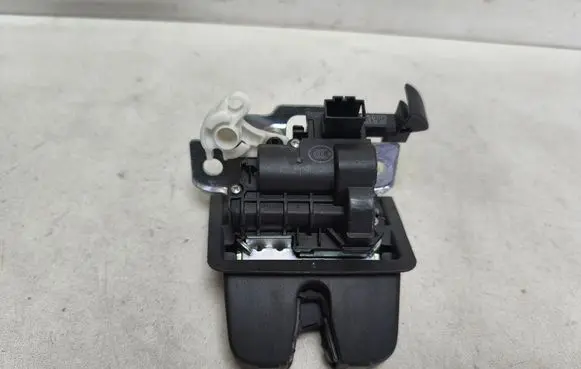Volkswagen PASSAT B8 Tailgate/trunk/boot lock/catch/latch 5TA827505D