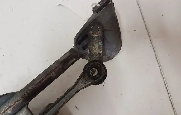 Toyota Yaris Front wiper linkage and motor 851100D020 5305A 404652