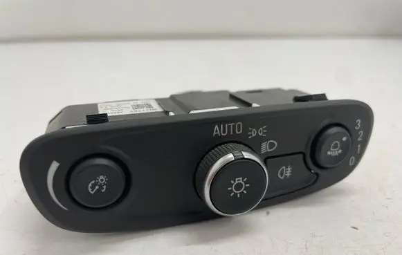 Opel Insignia B Light switch 39121796