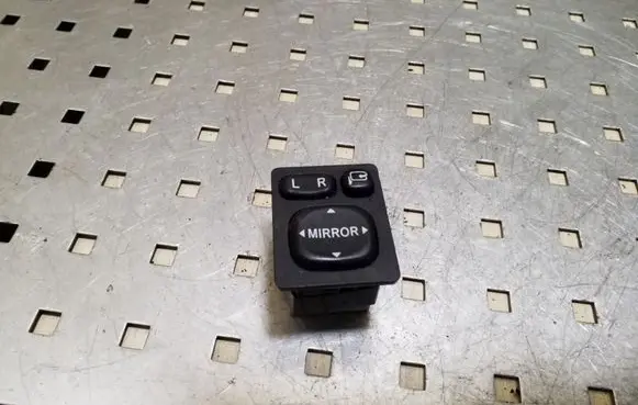 Wing mirror switch