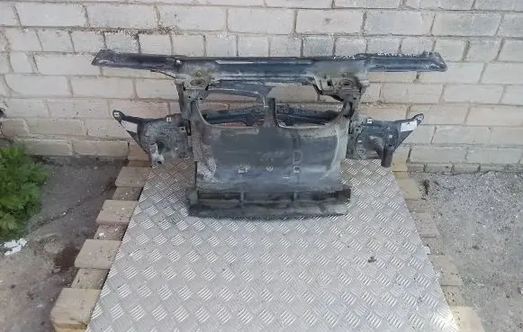 BMW 3 E46 Radiator support slam panel
