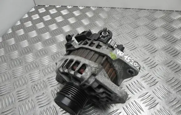 Hyundai ix20 Generator/alternator 373002B700