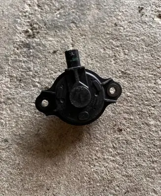 BMW 3 F30 F35 F31 Camshaft vanos timing valve 55584110