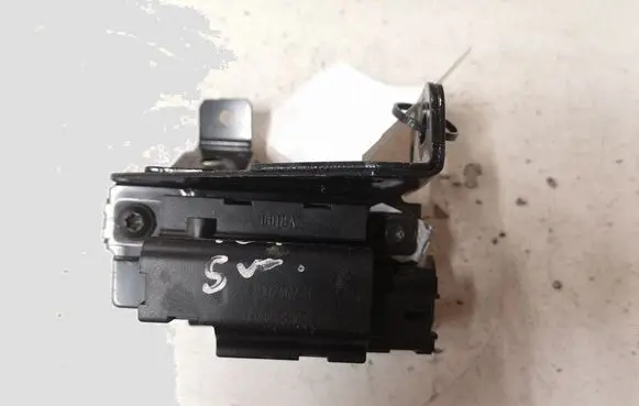 Peugeot 407 Tailgate window lock/catch/latch 9648254780