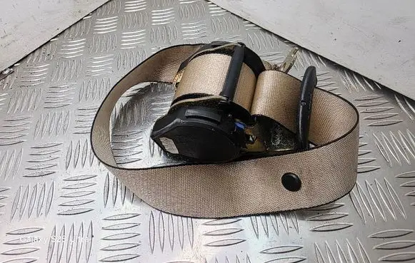 Rear seatbelt
