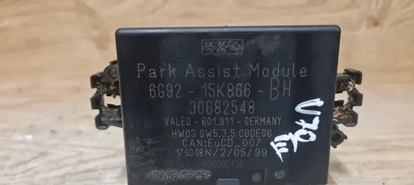 Volvo V70 Parking PDC control unit/module 30682548