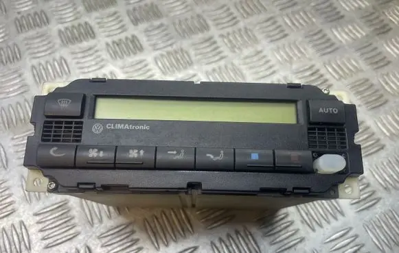 Volkswagen PASSAT B5 Climate control unit 5HB00761700