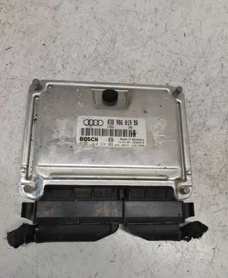 Audi A4 S4 B5 8D Engine control unit/module 038906019 0281010226