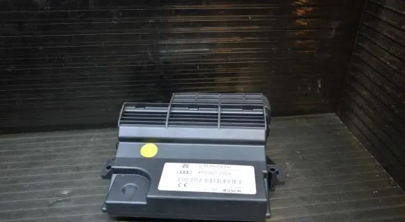 Audi A6 Allroad C6 Power management control unit 4F0907280A