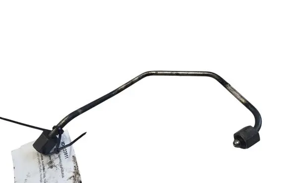 KIA Sorento Fuel injector supply line/pipe 