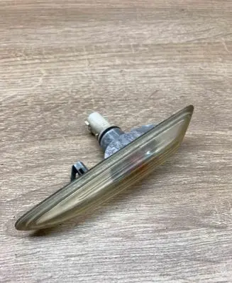 Front fender indicator light