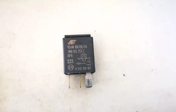 Volkswagen Golf V Other relay 95vw10k705ea 7m0951253c