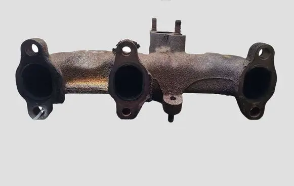 Volkswagen Polo Exhaust manifold 045253033