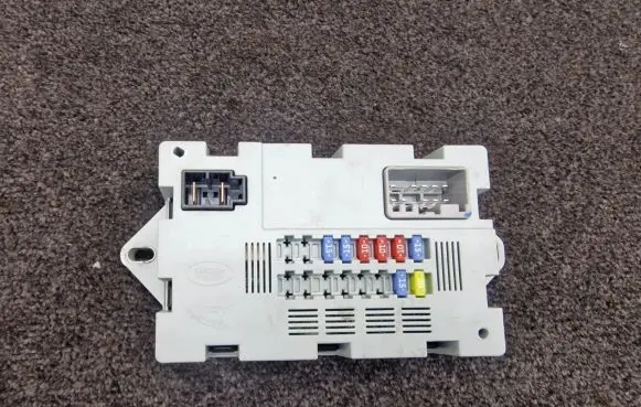 Land Rover Evoque I Fuse module CPLA14Q073AQ CPLA14Q073