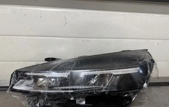 Renault Clio V Headlight/headlamp 260600149R