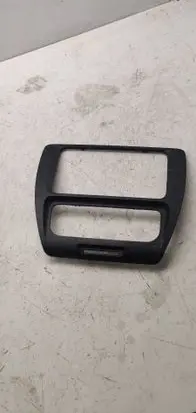 Volkswagen Jetta VI Radio/GPS head unit trim 5C6858069A