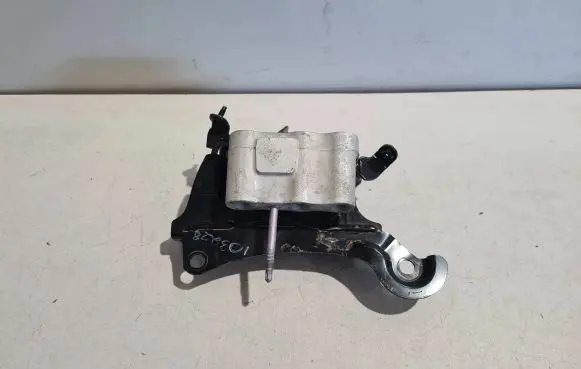 Lexus UX Engine mount bracket