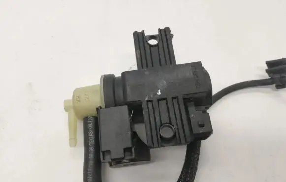Nissan Qashqai Turbo solenoid valve 8200790180