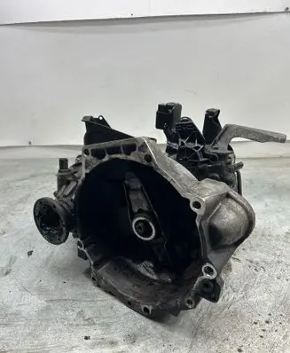 Manual 5 speed gearbox