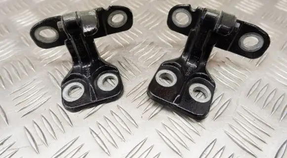 Rear door hinge set