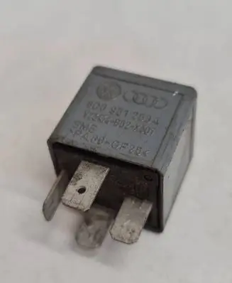 Audi A4 S4 B6 8E 8H Other relay 8D0951253A V23134B52X301 PA66GF25