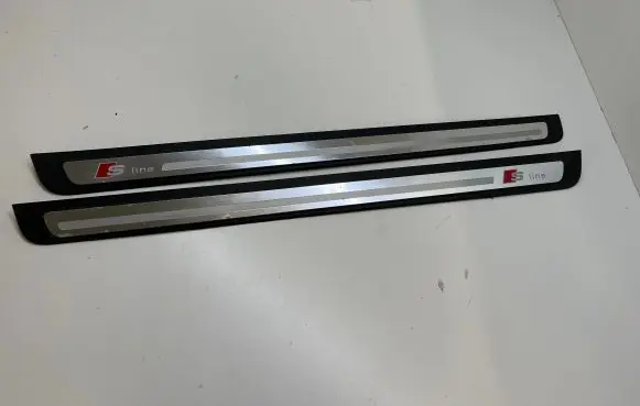Audi A5 8T 8F Front sill trim cover 8T0853373