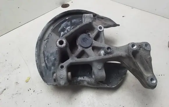 Volkswagen PASSAT B6 Rear wheel hub CO505435F