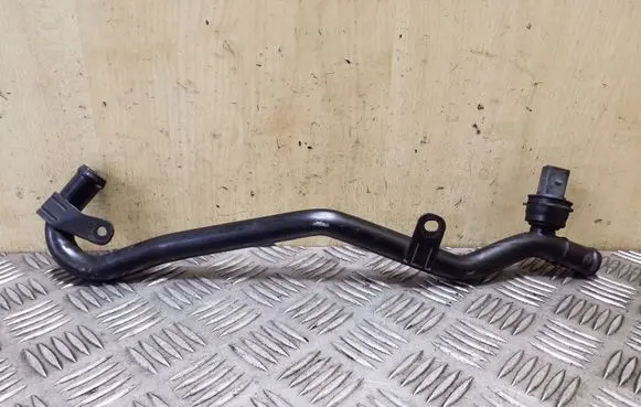 Volkswagen PASSAT B7 Engine coolant pipe/hose 5N0121065