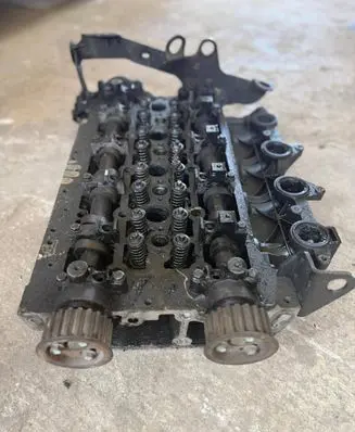 Renault Master II Engine head 8200408642