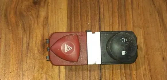 Renault Scenic II - Grand scenic II Hazard light switch 8200095493
