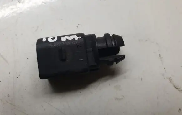 Volkswagen Tiguan Outside/exterior temperature sensor 8Z0820535