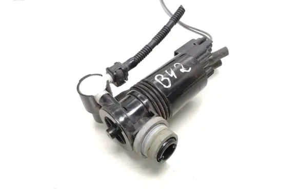 Volvo V40 Windscreen/windshield washer pump 140627C 039468 1026810