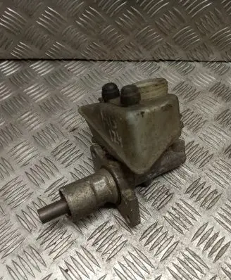 Mercedes-Benz E W124 Master brake cylinder