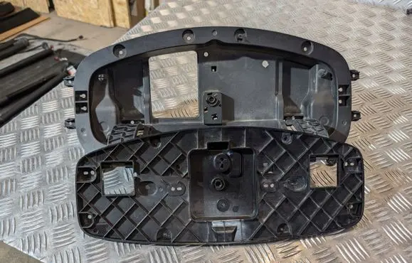 MG ZS Front bumper upper radiator grill 10749241
