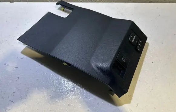 Toyota RAV 4 (XA40) Mirror switch trim 5554542080