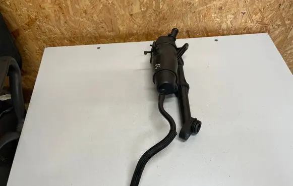 Opel Insignia A Oil breather separator 55575980
